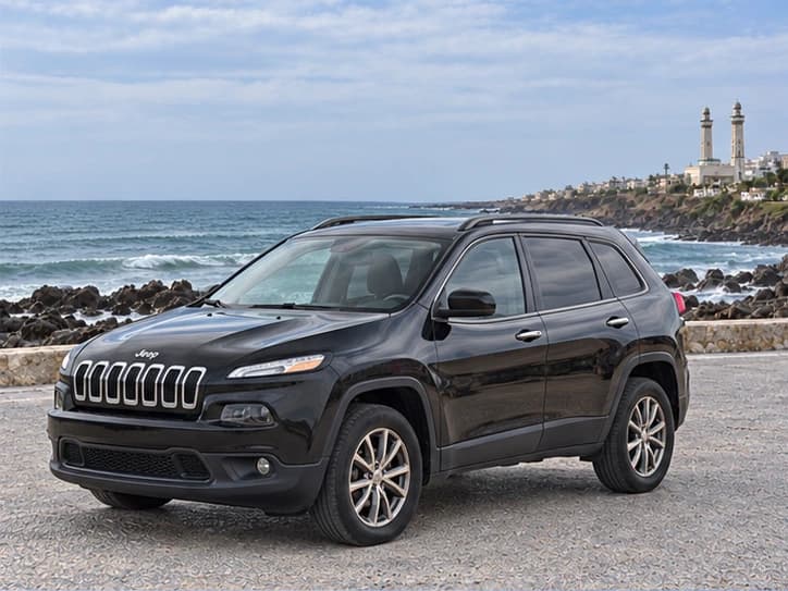 Jeep Cherokee Sport — Noir